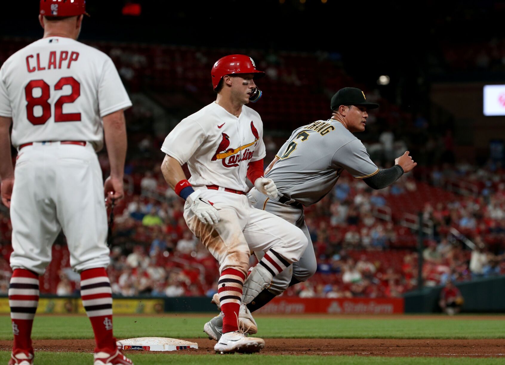 St. Louis Cardinals kick off series against Pittsburgh Pirates
